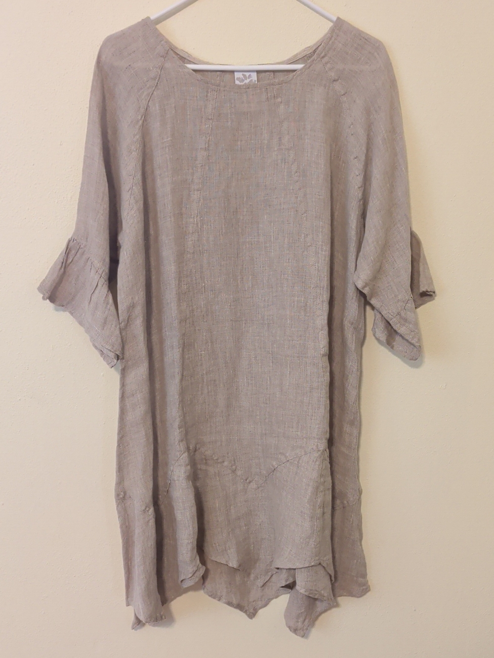 Match Point Relaxed Linen Tunic Drss in Taupe